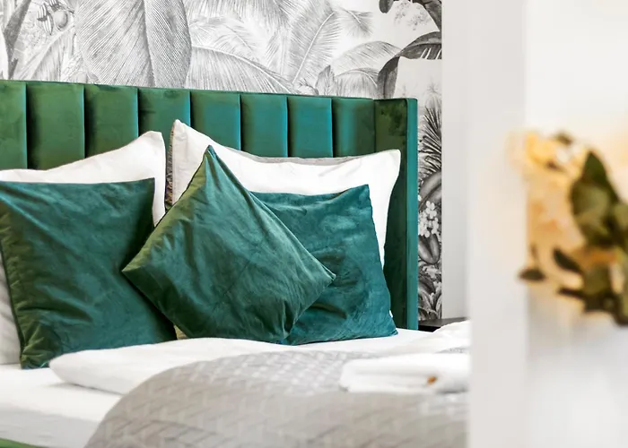 1 Or 2br I Balcony I 15 Min Airport I 20 Min Center דירה *