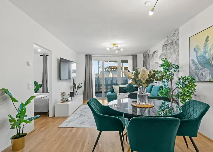 1 Or 2br I Balcony I 15 Min Airport I 20 Min Center דירה
